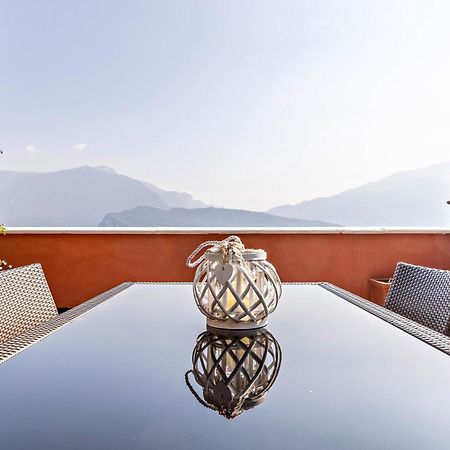 Appartement Casa Sara With Swimming Pool à Riva del Garda Extérieur photo