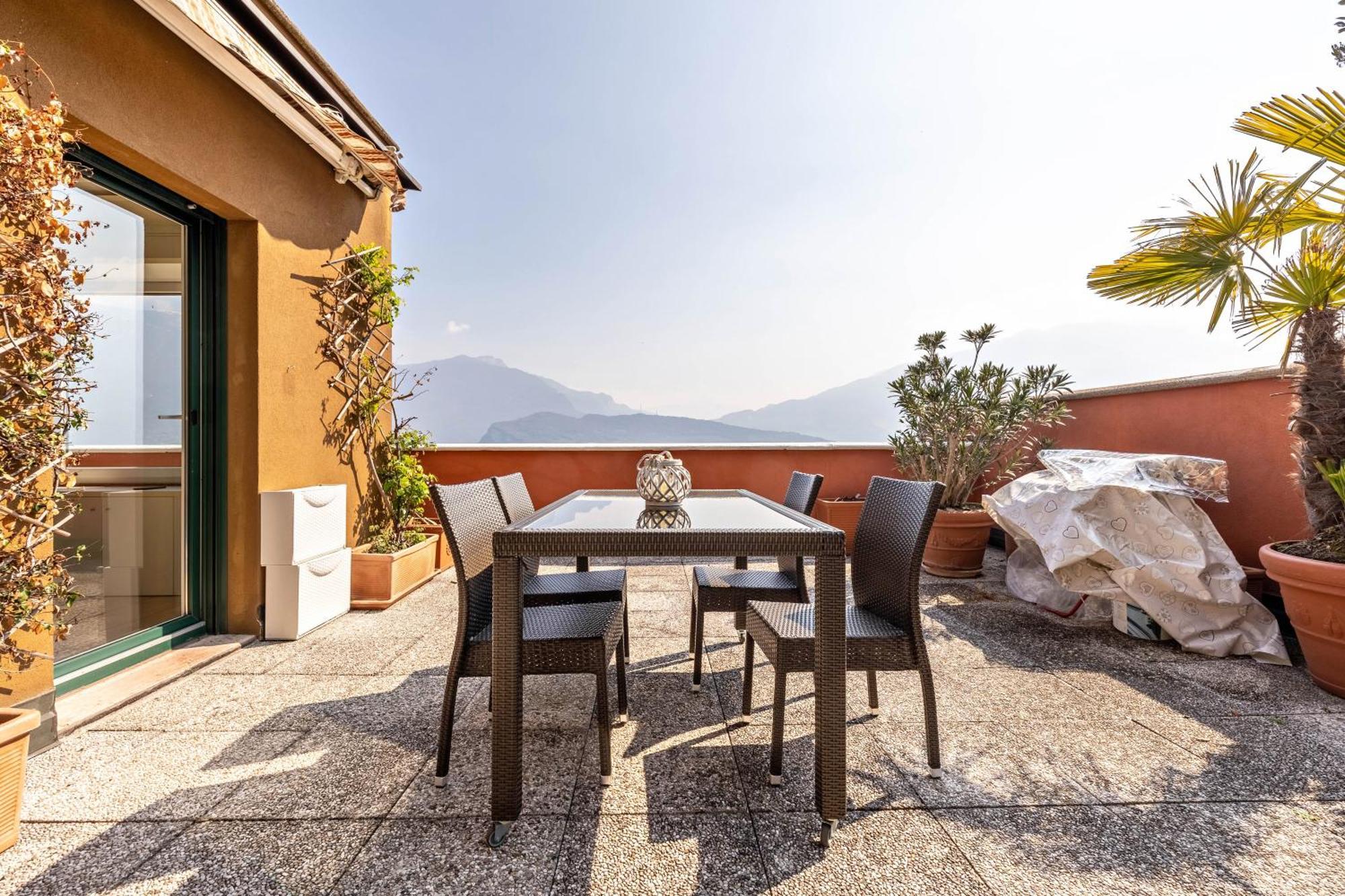 Appartement Casa Sara With Swimming Pool à Riva del Garda Extérieur photo