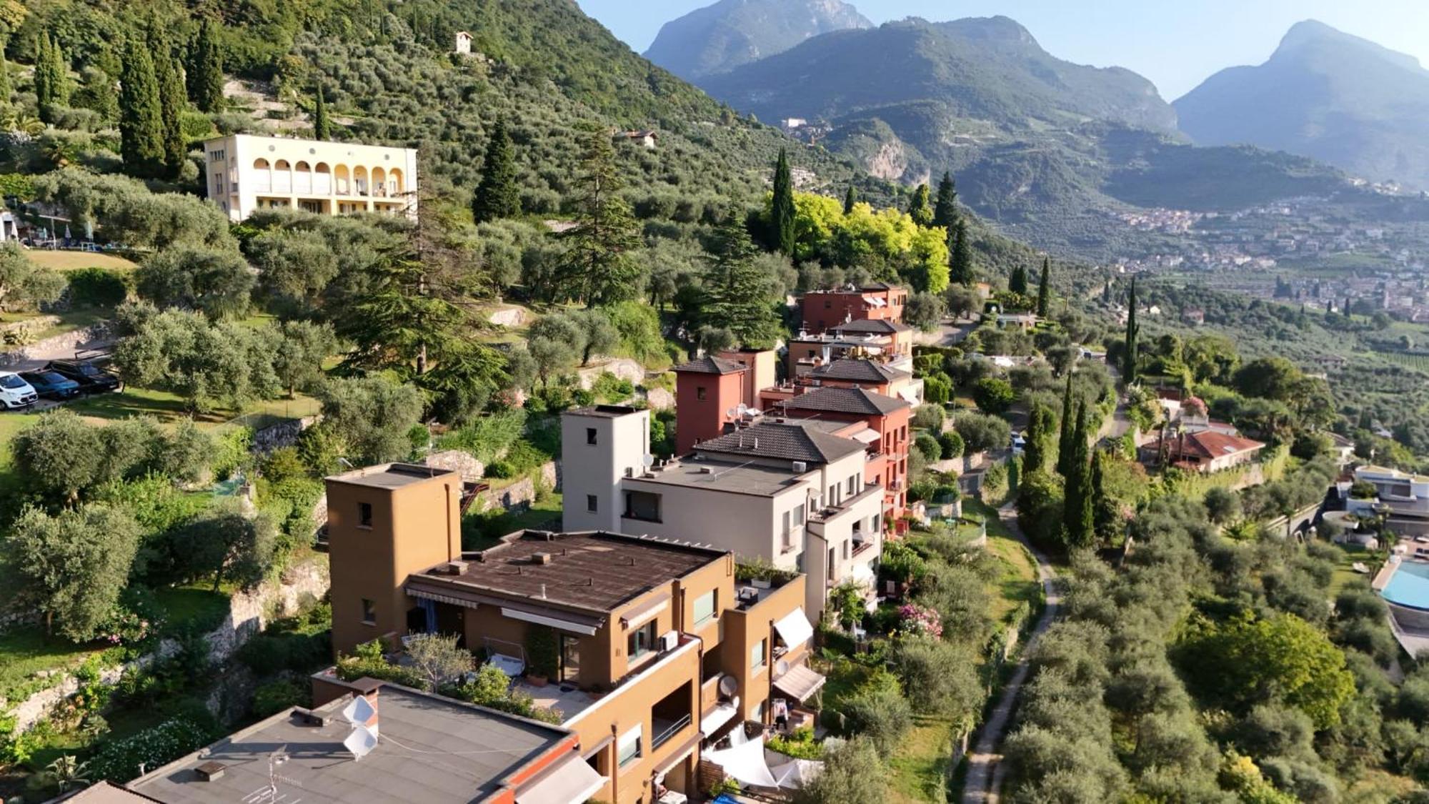 Appartement Casa Sara With Swimming Pool à Riva del Garda Extérieur photo