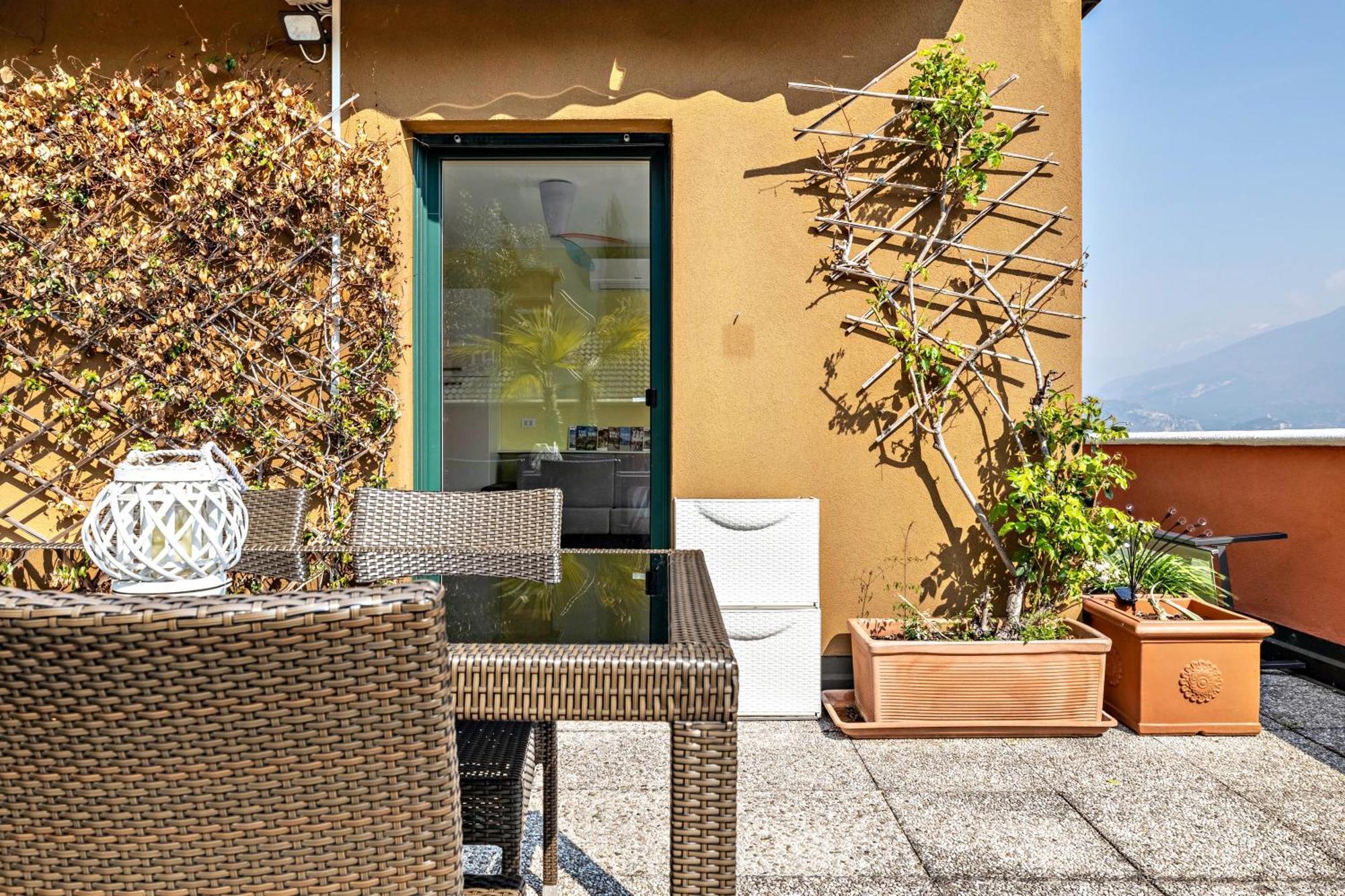 Appartement Casa Sara With Swimming Pool à Riva del Garda Extérieur photo